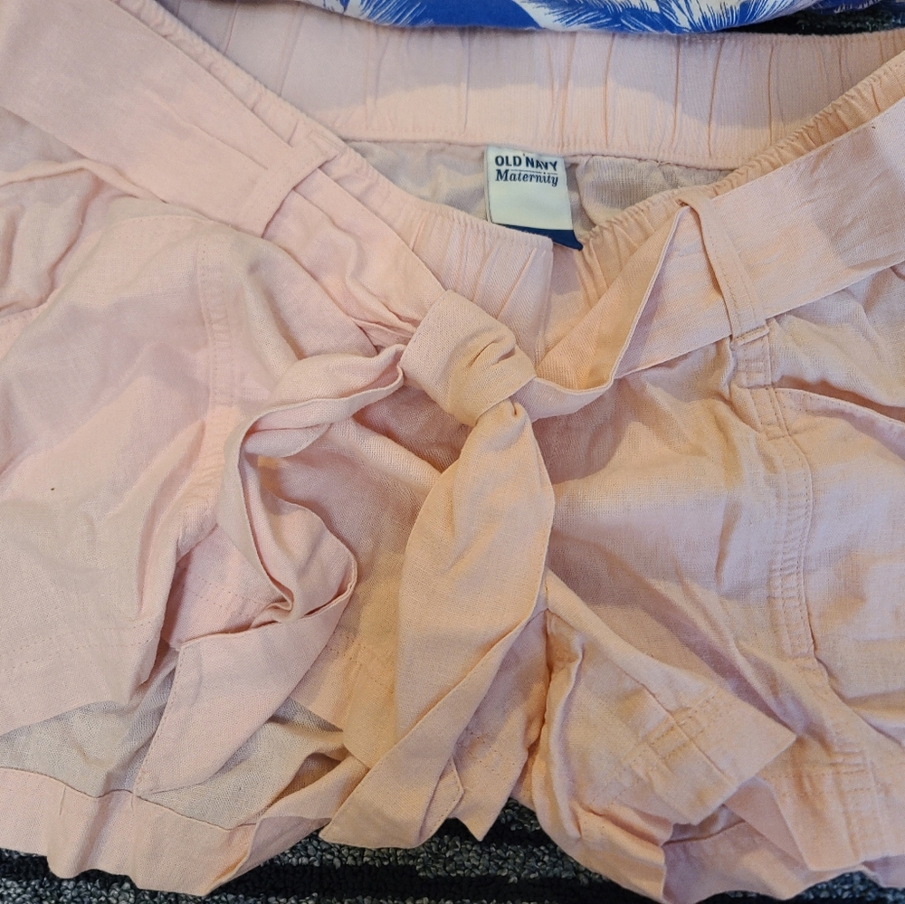 Blush pink small maternity shorts